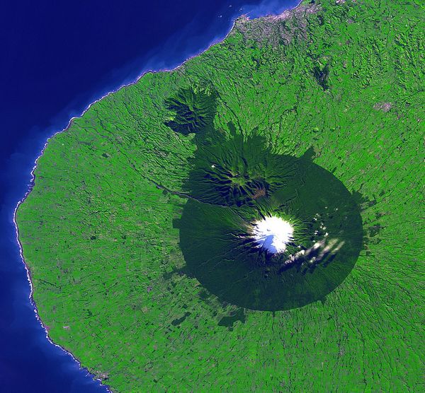 Destination Idea: Mount Taranaki, New Zealand